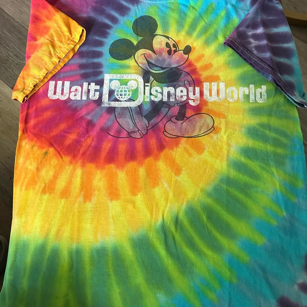 90s Walt Disney Mickey Mouse tie dye. So soft, great shirt. Size unisex medium.
